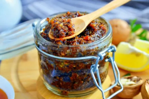 Паста Амосова для здоров'я серця та імунітету: як приготувати і вживати корисну суміш