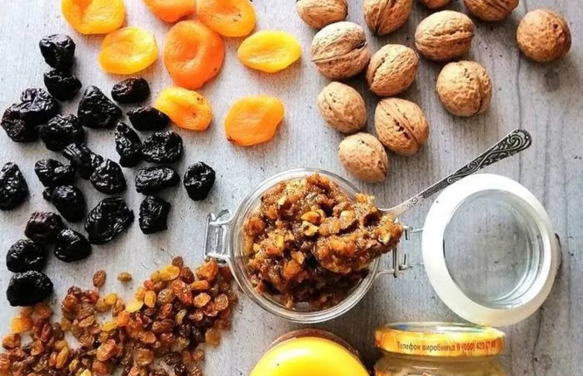 Паста Амосова для здоров'я серця та імунітету: як приготувати і вживати корисну суміш Паста Амосова для здоров'я серця та імунітету: як приготувати і вживати корисну суміш - today.ua