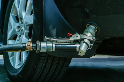 Чи варто ставити газ на авто у 2025 році: цифри, які змушують задуматись