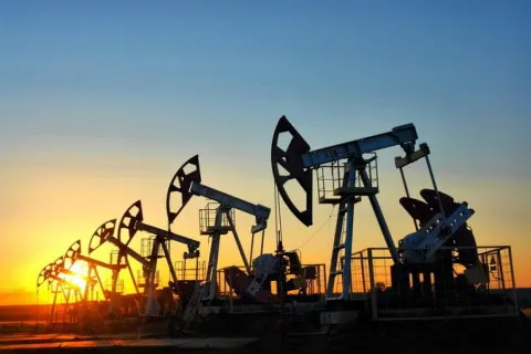 Удары Украины парализовали 40% экспортных мощностей РФ по добыче нефти - Reuters