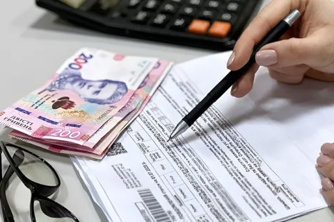 Тільки не викидайте: українцям розповіли, як довго слід зберігати квитанції за оплату комуналки