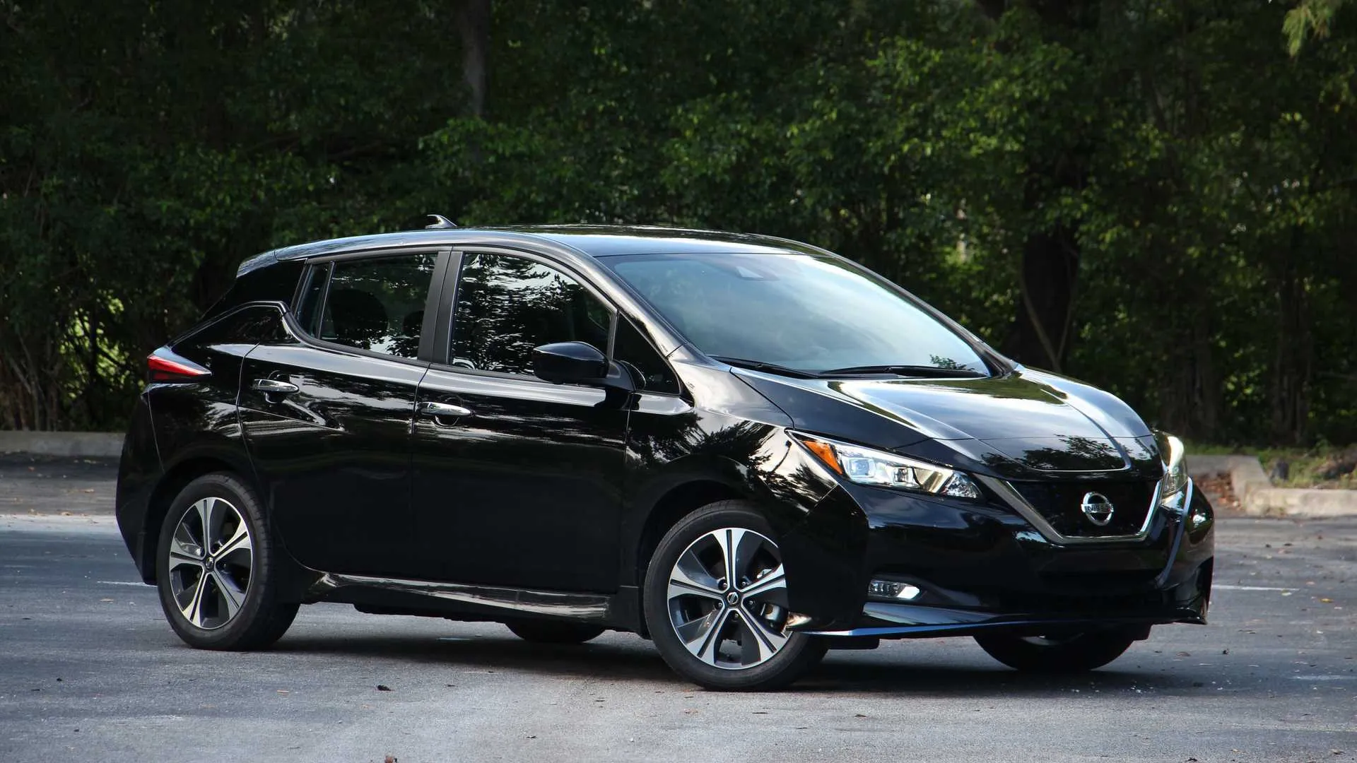 Українці почали частіше купувати електромобілі: найпопулярніші моделі - today.ua