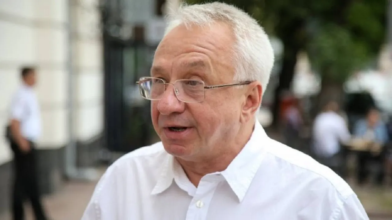 Эксперимент над украинцами – нардеп Кучеренко об отключении света из-за погоды, ноу хау со спиртом в бензине и зарплатах депутатов Эксперимент над украинцами – нардеп Кучеренко об отключении света из-за погоды, ноу хау со спиртом в бензине и зарплатах депутатов - today.ua