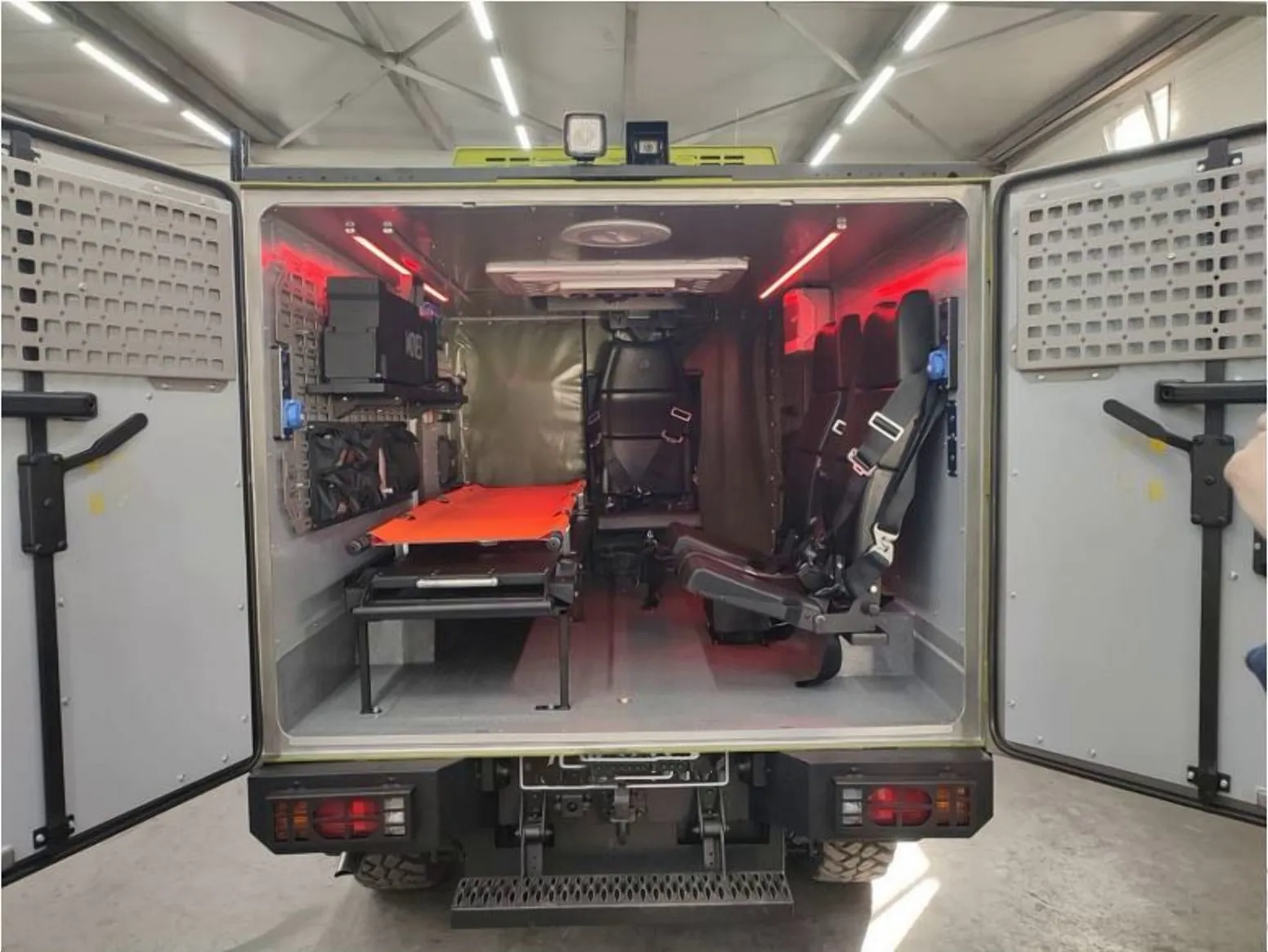 Для эвакуации раненых: ВСУ получили бронеавтомобиль Джура-ЭВАК - today.ua