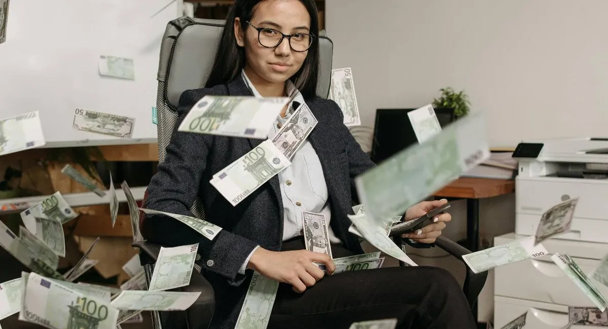 Знаки Зодиака, которые разбогатеют к Пасхе: их ждет крупный финансовый сюрприз - today.ua