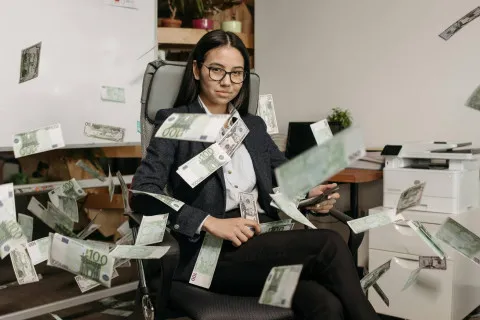 Знаки Зодіаку, які розбагатіють до Великодня: на них чекає великий фінансовий сюрприз