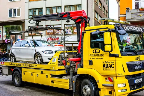 Електромобілі надійніші, ніж бензинові машини, але вони мають спільну проблему, - ADAC