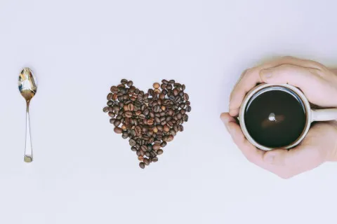 Полезен ли кофе для сердца: медики объяснили, как напиток влияет на работу органа