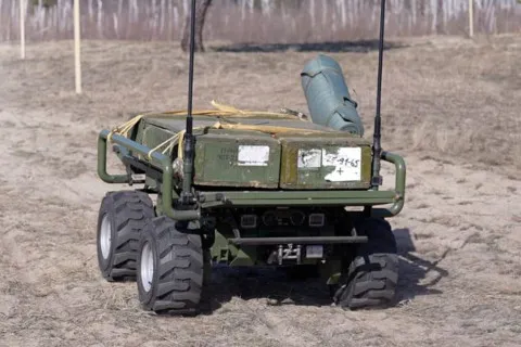 ВСУ получили новый отечественный наземный робот D-21