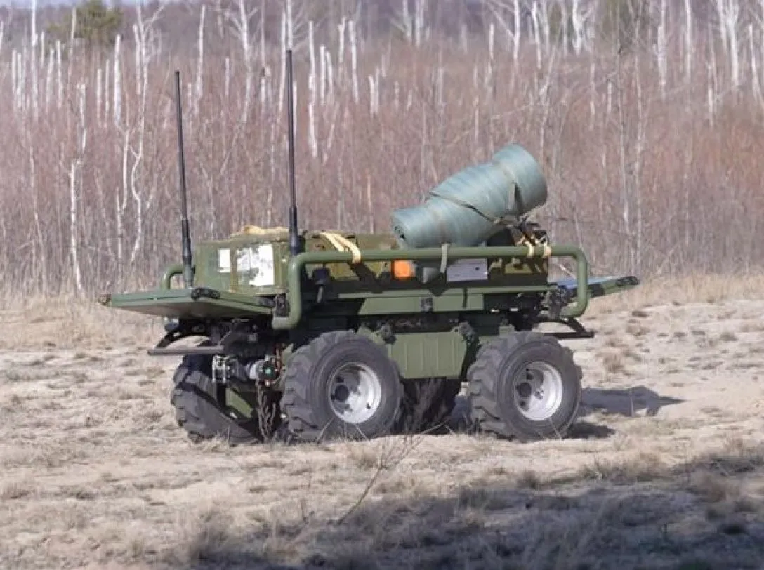 ВСУ получили новый отечественный наземный робот D-21 - today.ua