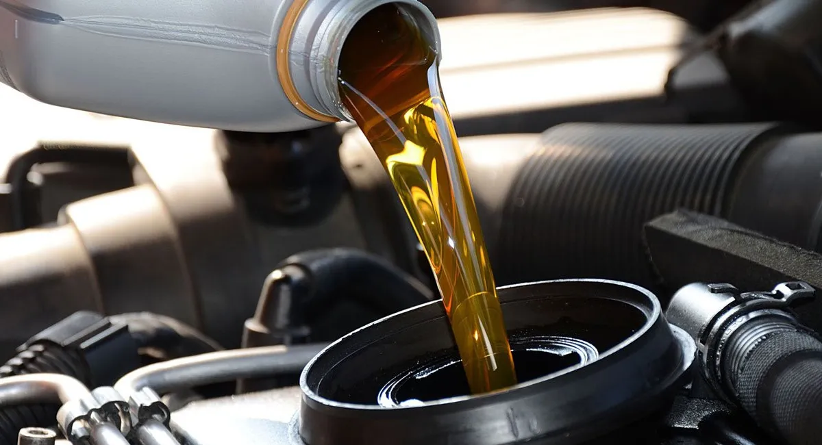 Водителям назвали моторное масло, которое лучше использовать летом - today.ua