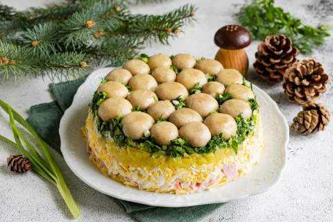 Що приготувати на великодній стіл: рецепт смачного салату "Лісова галявина"