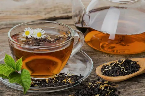 Чай, как яд замедленного действия: какой напиток категорически нельзя употреблять