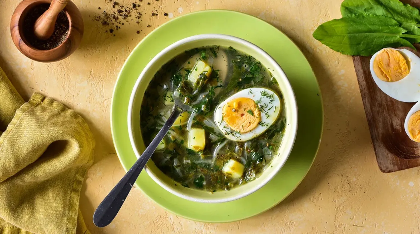 Невероятно вкусный зелёный борщ с неожиданным ингредиентом: рецепт блюда, которое удивит всех - today.ua