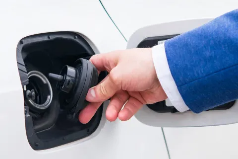 Водіям розповіли, скільки коштуватиме паливо у липні