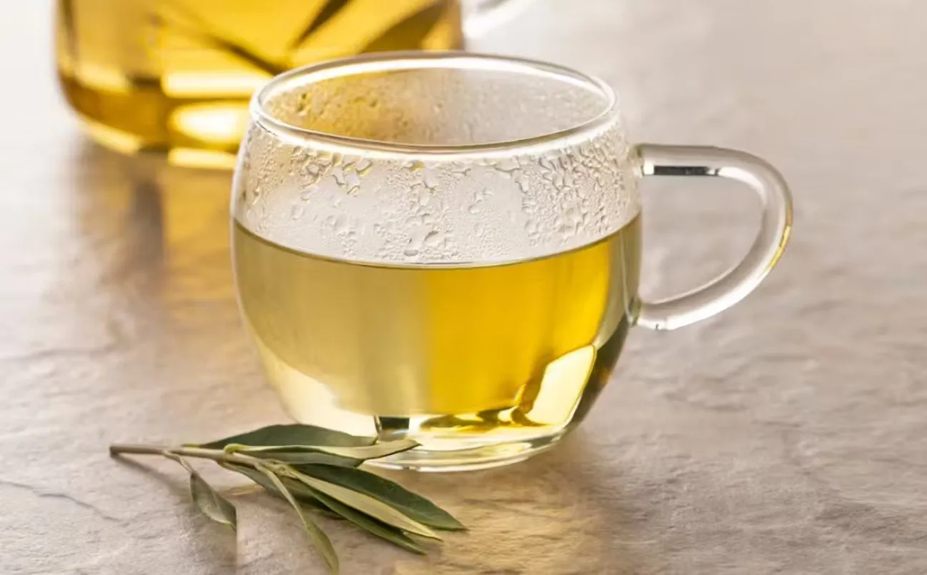 Незвичайний чай з листя дерева набирає популярність у всьому світі: чим він корисний Незвичайний чай з листя дерева набирає популярність у всьому світі: чим він корисний - today.ua