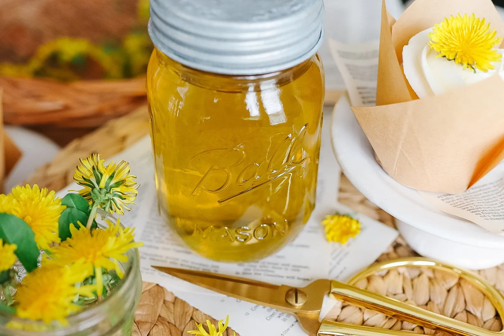 Як приготувати мед з кульбаб: рецепт смачного та корисного продукту Як приготувати мед з кульбаб: рецепт смачного та корисного продукту - today.ua