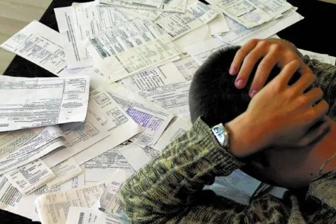 Украинцы могут погасить долги за коммунальные услуги частями: адвокат дала совет, как избежать суда