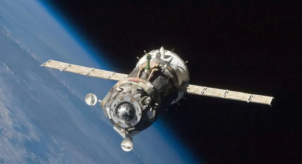 В космосе вышел из-под контроля российский военный спутник: чем это может угрожать нашей планете В космосе вышел из-под контроля российский военный спутник: чем это может угрожать нашей планете - today.ua