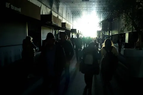 Конец света: как блэкаут в Испании и Португалии полностью парализовал жизнь