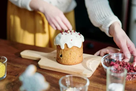 Без сырых белков и желатина: как приготовить вкусную глазурь для паски	