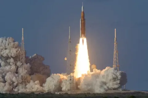 Перший за десятиліття політ до Місяця: астронавти NASA вирушили в історичну місію (відео)
