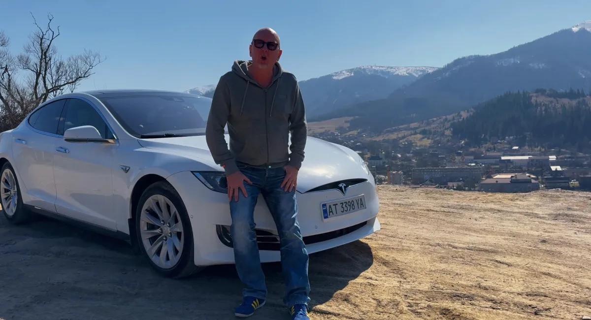 Чоловік протестив запас ходу електромобіля Tesla на дорогах України: експеримент здивував - today.ua