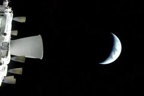 Корабель Orion потрапив у зону гравітації Місяця: астронавтів несе до невидимого зворотного боку супутника