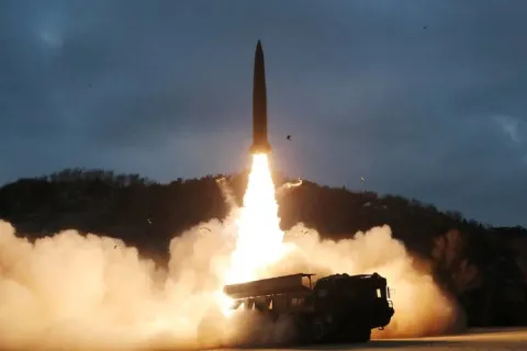 Способна оставить целые страны без света и связи: КНДР показала новое оружие