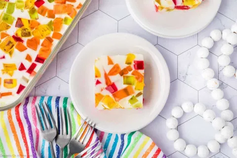 Вкусный и яркий торт без выпечки: как приготовить легкий десерт для пасхального стола