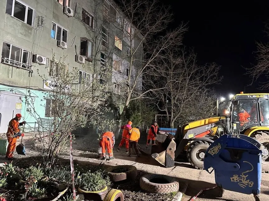 Кров та руїни в Одесі: ворог поцілив у житлові будинки та дитсадок, є загиблі - today.ua