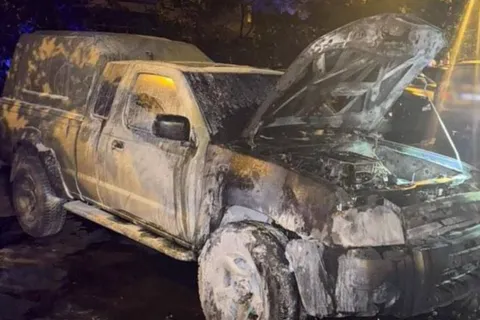 В Сумской области мужчина поджигал автомобили военных: на суде он в своих действиях обвинял ИИ