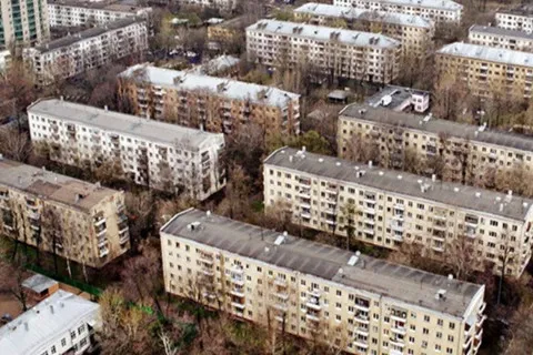 Снесут и выселят на задворки: власть не видит смысла в реновации хрущёвок, на их месте построят новое жильё