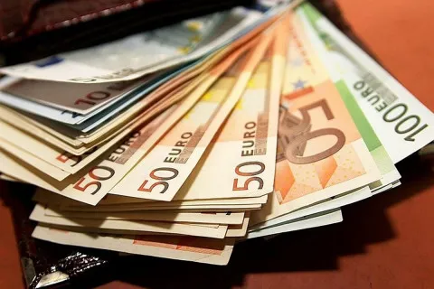Гривна летит в пропасть? НБУ ошеломил новым курсом евро на 20 апреля