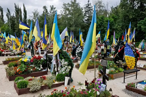 На Київщині місцева влада вкрала майже 3 млн гривень на хрестах для могил полеглих військових