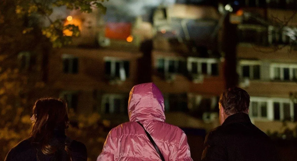 Полыхающие квартиры и раненые дети: в ОВА показали ужасные последствия ночной атаки на Днепр (видео) - today.ua