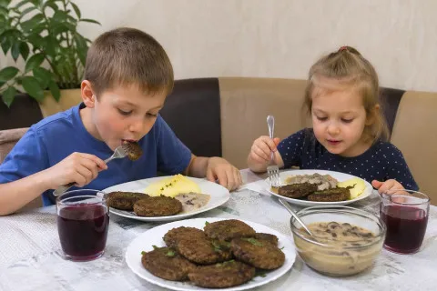 Полезно и вкусно: рецепт печеночных оладий, которые полюбят даже дети