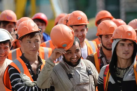 Українці мають бути у пріоритеті: в Україні хочуть посилити вимоги до мігрантів