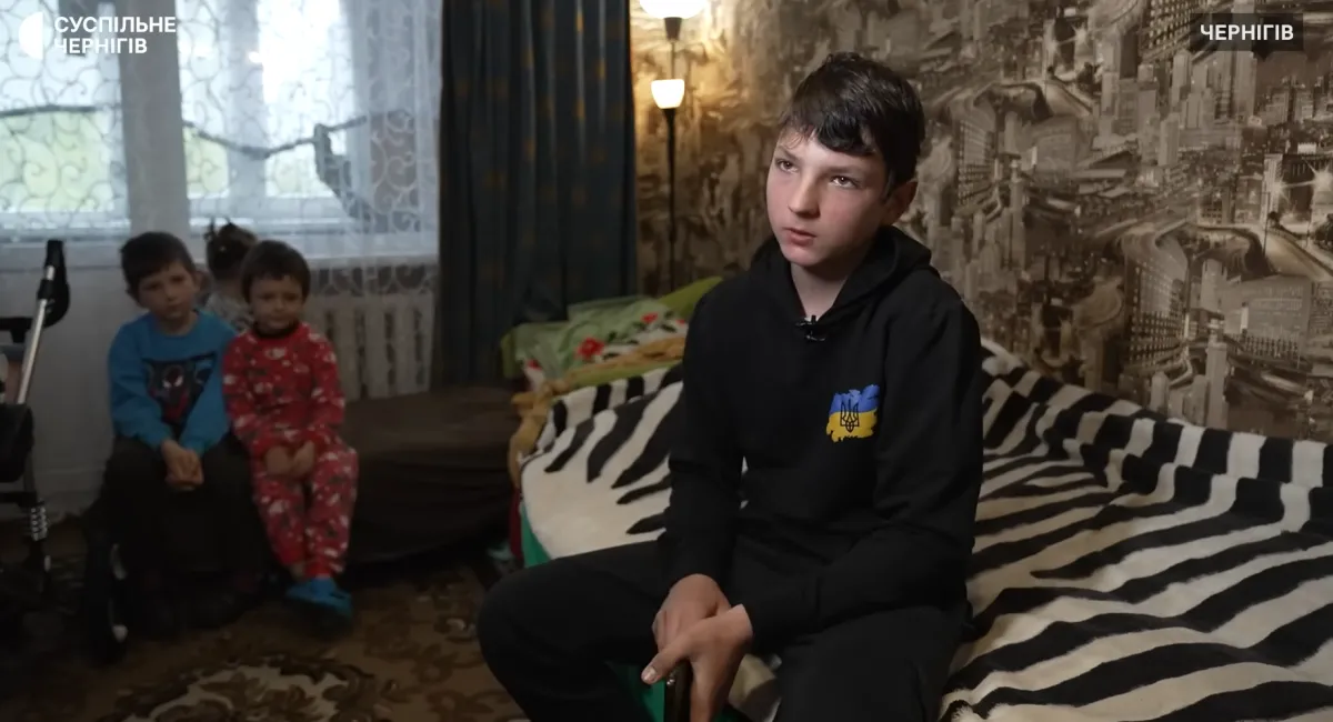 Герой із Чернігівщини: 12-річний хлопчик самотужки знешкодив FPV-дрон, який прямував на групу дітей - today.ua