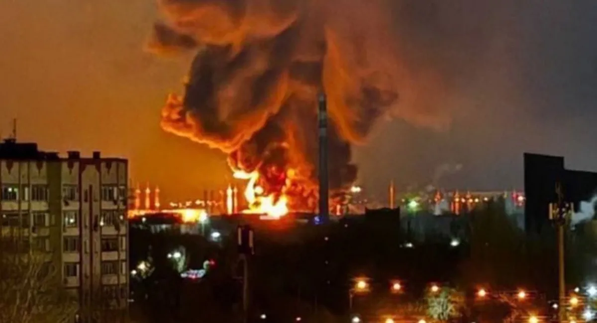 Спекотний серпень у Сочі: горить нафтобаза Роснефті, вибухи чули по всьому місту - today.ua