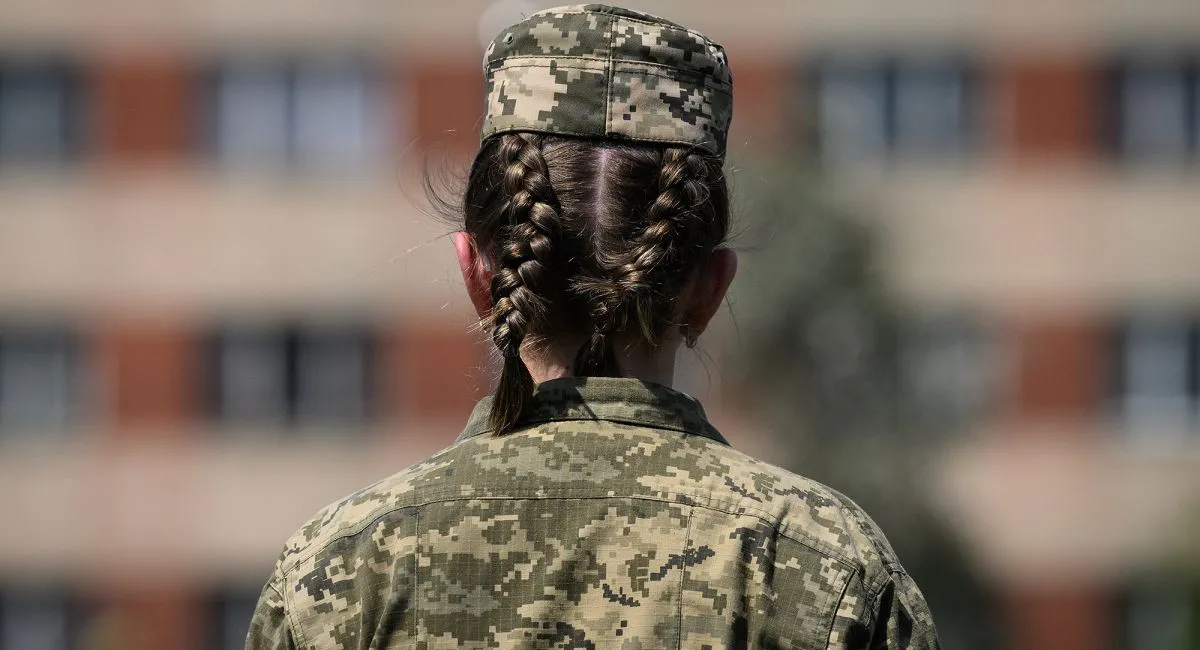 В Украине объявят в розыск и вернут из-за границы многих женщин: кому не удастся избежать визита в ТЦК - today.ua