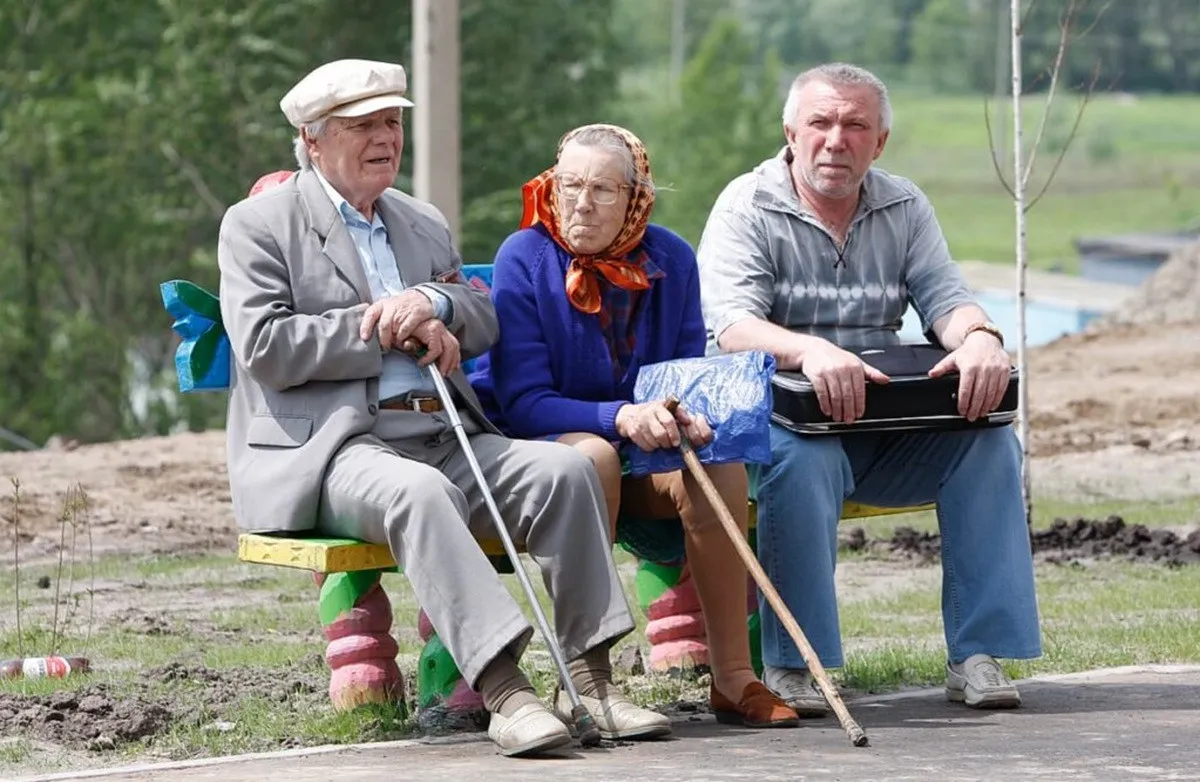 Як пенсіонерам оформити грошову допомогу на поховання партнера та чи вигідно переходити на його пенсію Як пенсіонерам оформити грошову допомогу на поховання партнера та чи вигідно переходити на його пенсію - today.ua