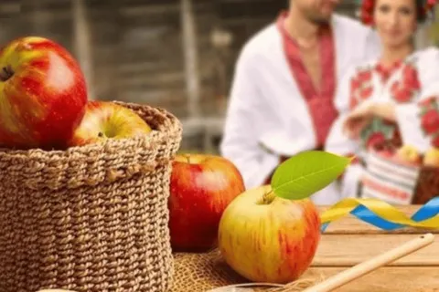 Яблочный Спас 2025: что освящать в церкви, а что категорически запрещено