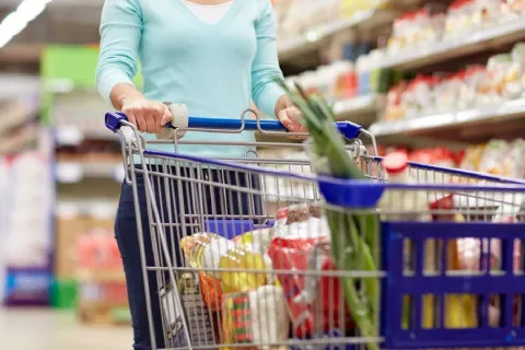 Почему базовые продукты в Украине дороже, чем в ЕС: неожиданные причины