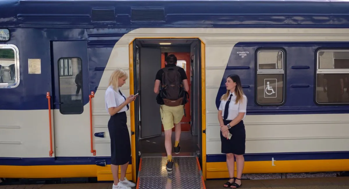 Укрзализныця будет продавать билеты в один вагон по разным ценам: от чего будет зависеть стоимость проездного документа - today.ua