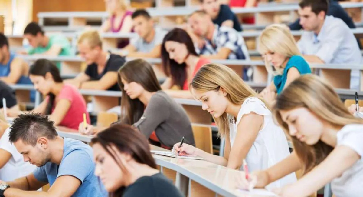 Украинским студентам приравняют стипендию к зарплате: сколько обещают платить - today.ua