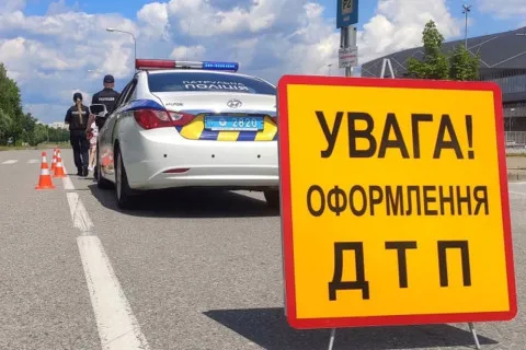 В Черниговской области маршрутка, полная пассажиров, попала в ДТП: 13 пострадавших