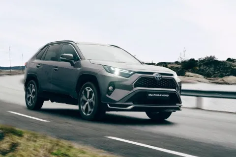 Эксперты назвали ТОП-5 кроссоверов, которые на порядок надежнее Toyota RAV4