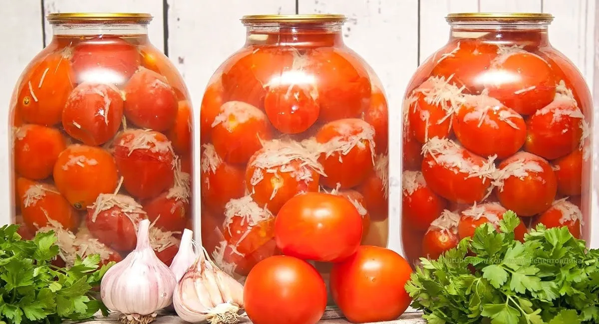 Маринованные помидоры в снегу на зиму: как сделать оригинальную консервацию из овощей - today.ua