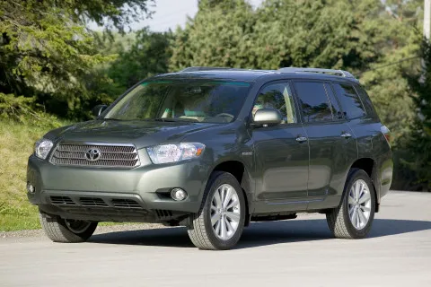 Авто на десятилетия: названы лучшие модели, которыми водители владеют более 15 лет